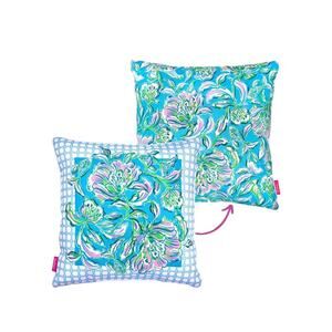 NWT Lilly Pulitzer 20” Square Outdoor/Indoor Pillow in Cumulus Blue Chick Magnet